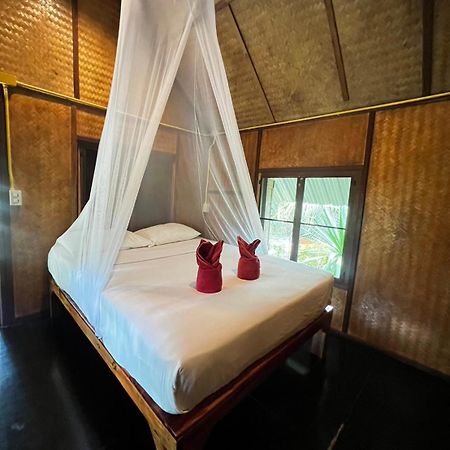 Khaosok Bamboo Huts Resort Khao Sok National Park Экстерьер фото