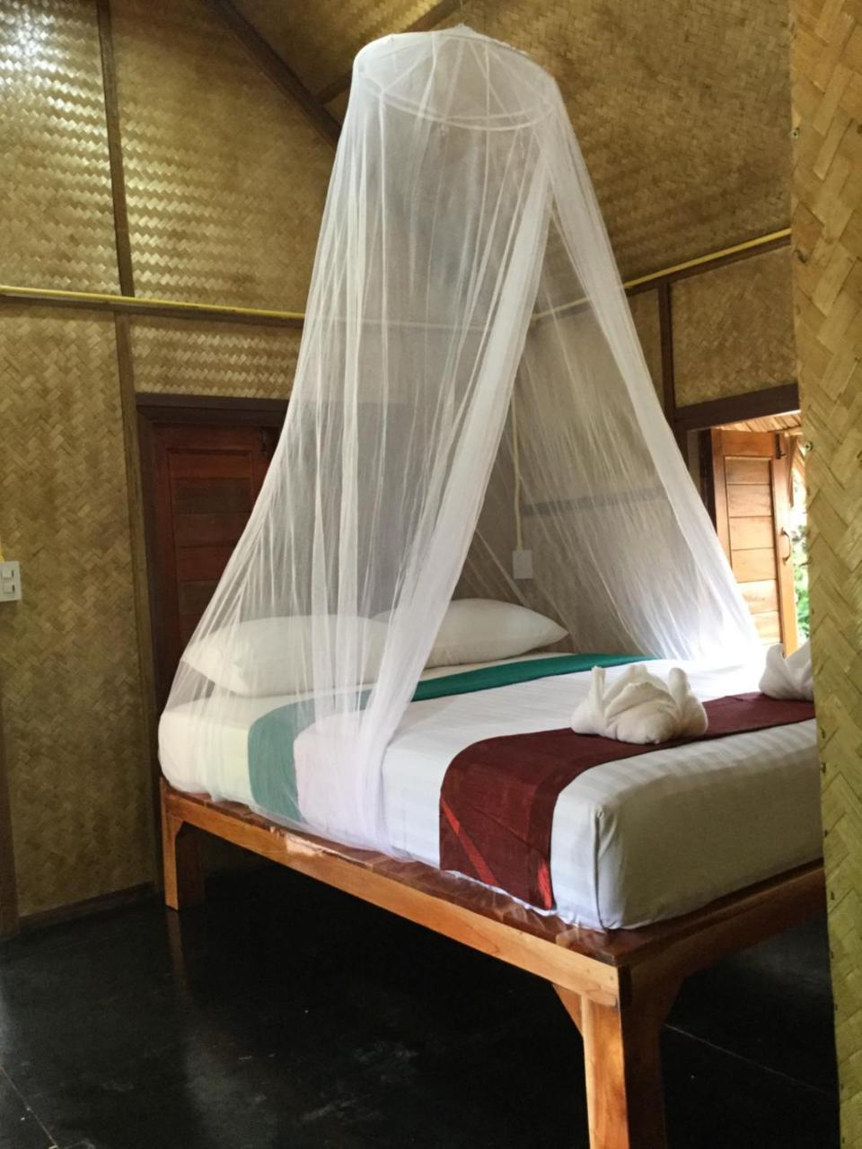 Khaosok Bamboo Huts Resort Khao Sok National Park Экстерьер фото